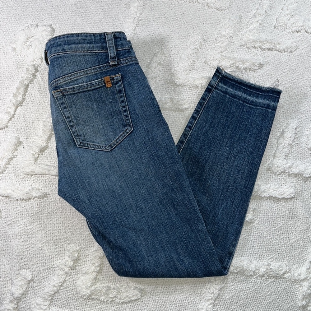 Joe’s Jeans Roxy Mid Rise Raw Hem Size 26 - Picture 2 of 11